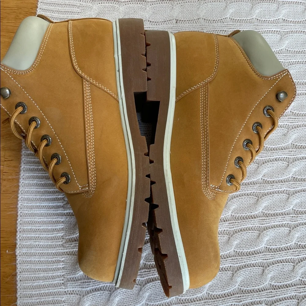 Men’s 10 Lugz Drifter LX boots in 